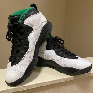 🌿Air Jordan 10 Retro Seattle Size 7.5🌿